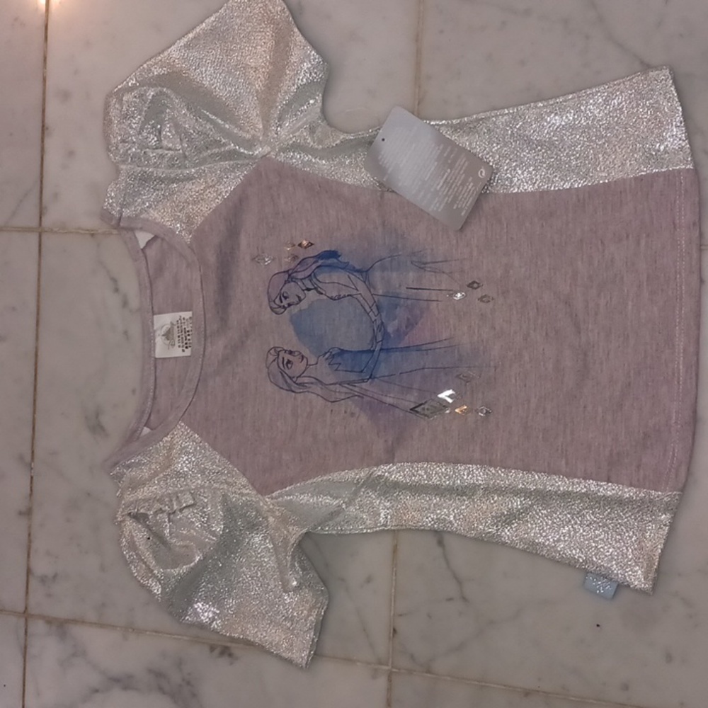 Disney Store Frozen top